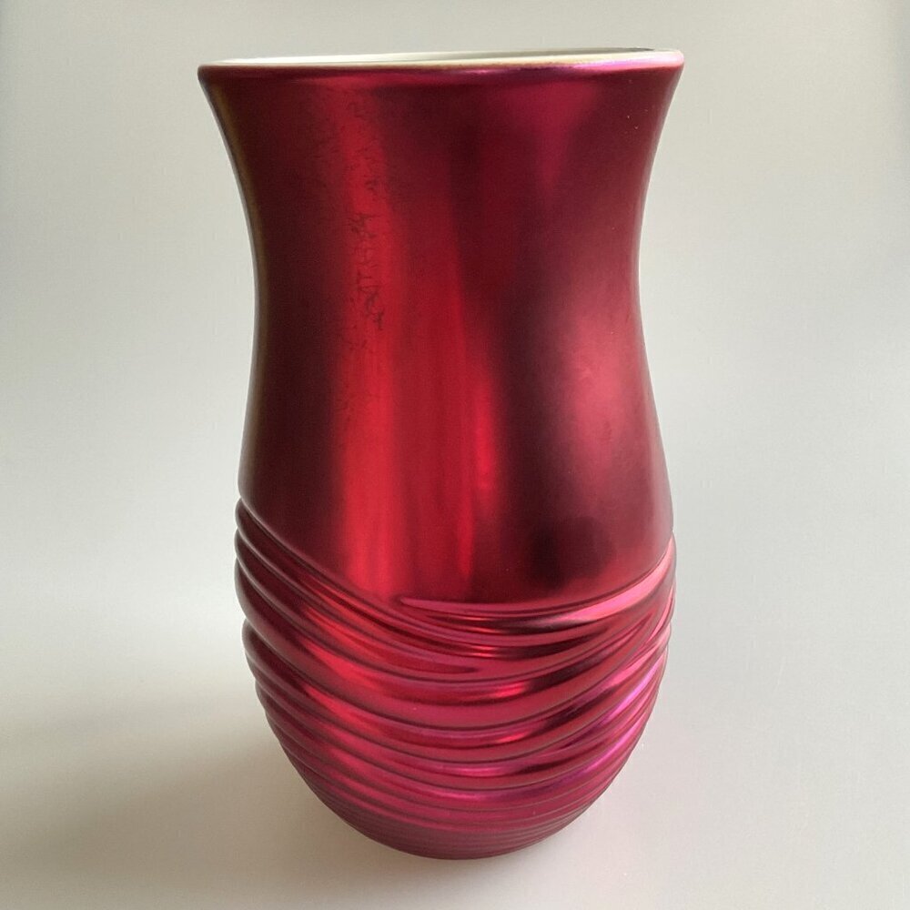 RED TELEFLORA’S RADIANTLY ROUGE VASE DISTRESSED - Picture 4 of 16